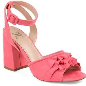 Journey Collection pink heels